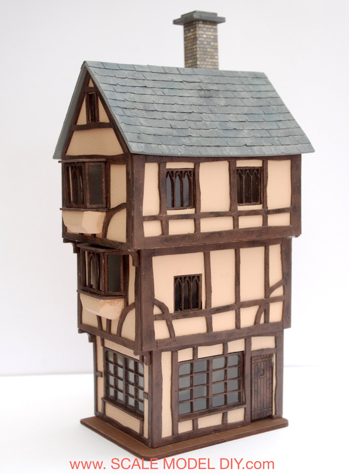 QUARTER SCALE DOLLHOUSE Famous building tudor beams 1/48 miniature model kit The House That Moved