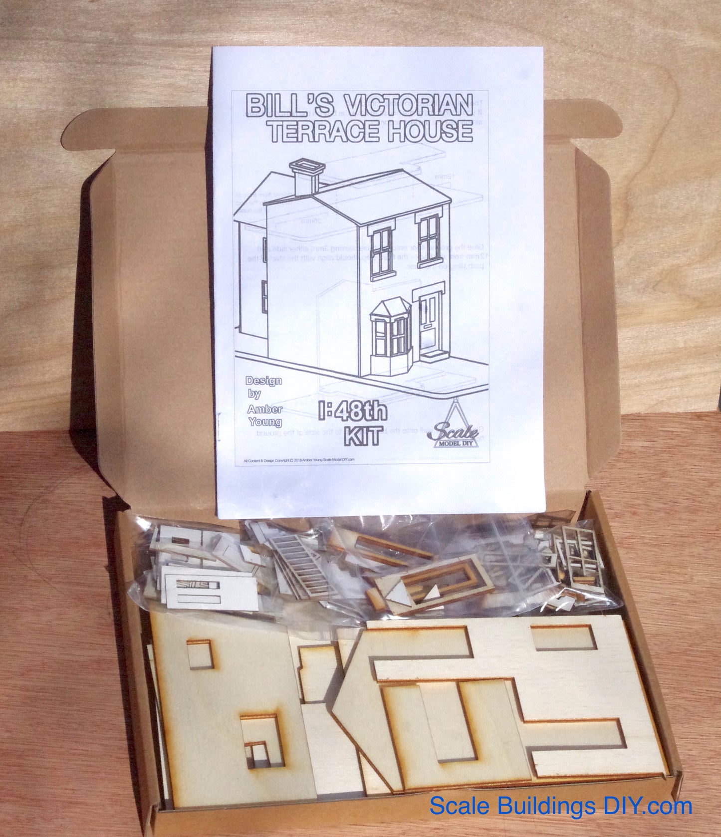 1/48 DOLLHOUSE MINIATURE Quarter scale victorian house wood model kit London England Bills House