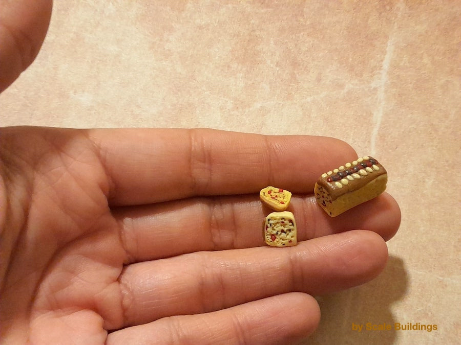 Miniature gineoa cake + 2 slices 1:12