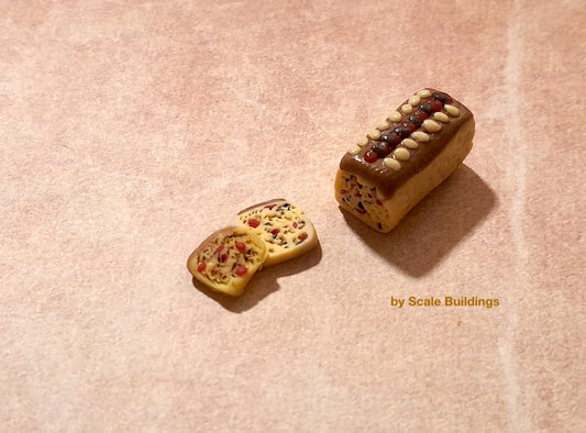 Miniature gineoa cake + 2 slices 1:12