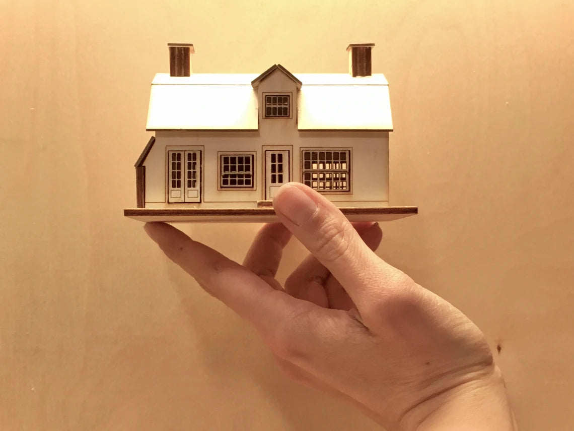 1/144 DOLLHOUSE MINIATURE Ploughmans farmhouse kit model easy wood craft gift 1:144 micro tiny house
