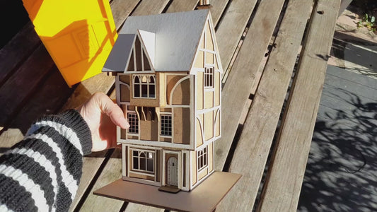 1:48th The Smugglers Rest Inn Miniature Model Dolls house kit Quarter scale